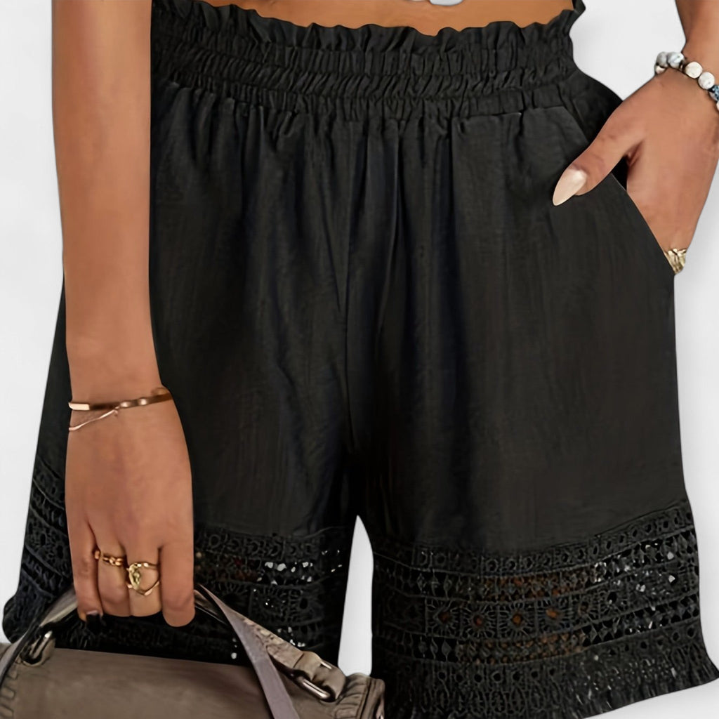 Ida Blonde Shorts med Let Pasform og Feminin Silhuet